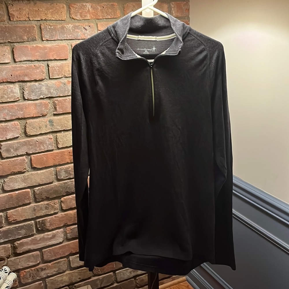 Smart wool men’s pullover sweater; size XL. Dark grey. Zip top; loose collar.